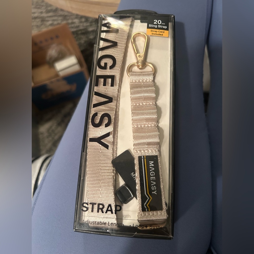 NEW Mageasy strap comes with the strap card and sling strap